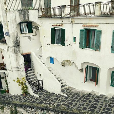 شقة Lo Scorcio Del Borgo أتراني المظهر الخارجي الصورة