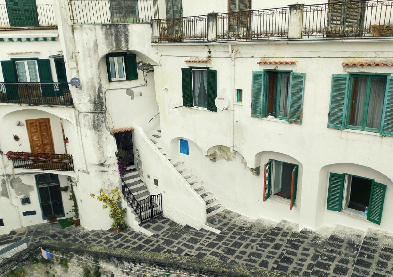 شقة Lo Scorcio Del Borgo أتراني المظهر الخارجي الصورة